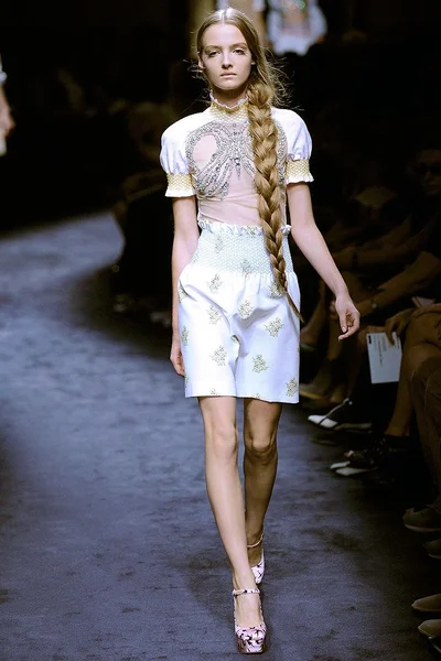 Look 34
